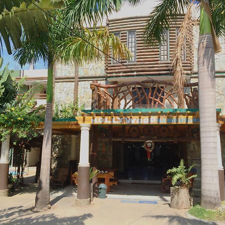 White Beach Resort Bar & Restaurant Puerto Galera Ngoại thất bức ảnh